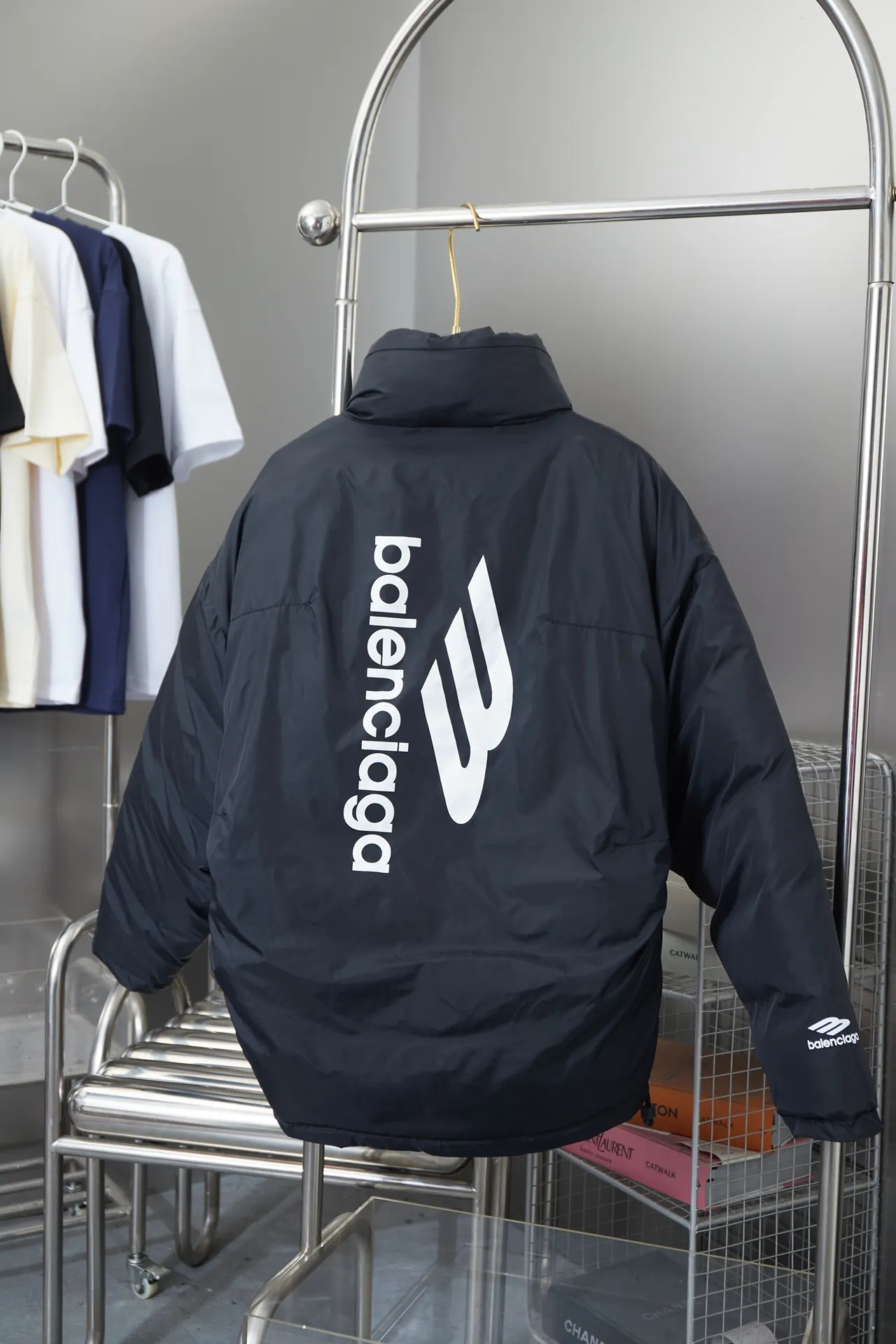 𝘽𝘼𝙇𝙀𝙉𝘾𝙄𝘼𝙂𝘼 BLCG × SKIWEAR -3BSPORTS ICO NSKI PUFFER · 、 · 4 · · 330 · 500 · Black White . · ， · · · logo · logo · ： /Black Size：46/48/50/52